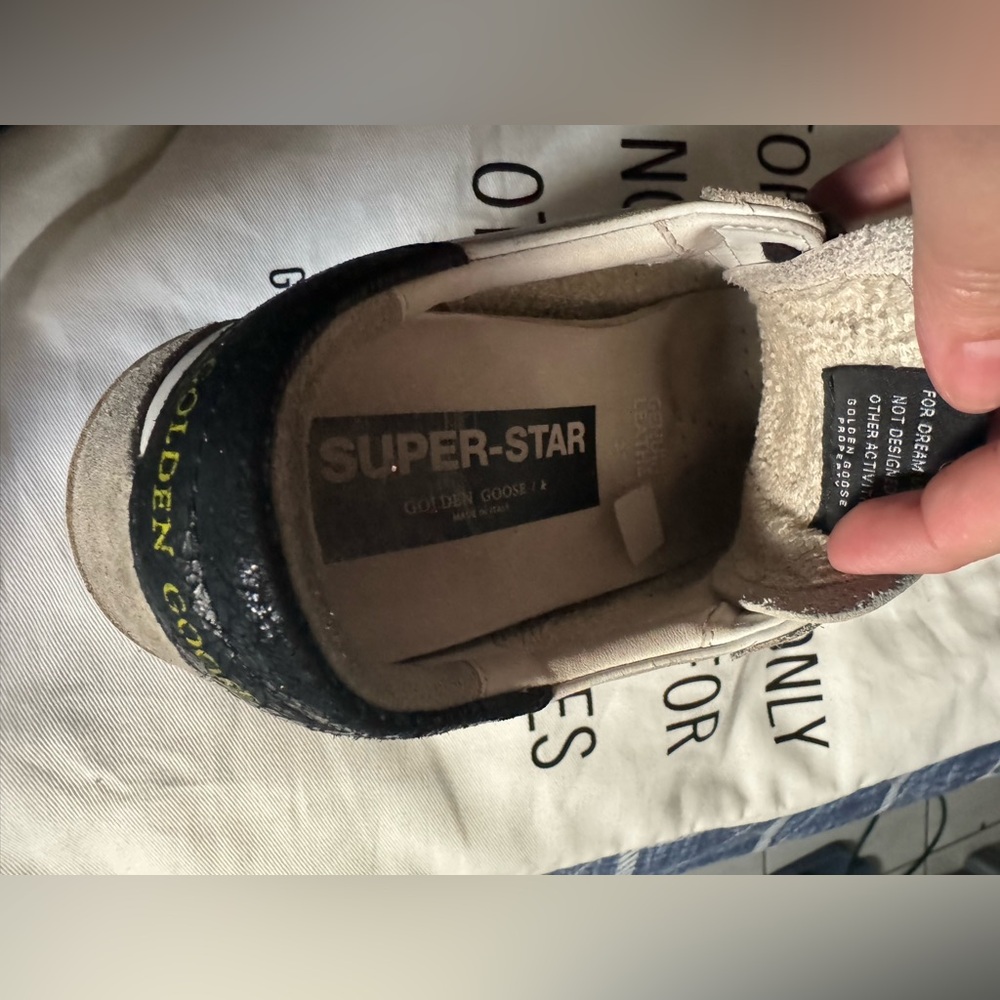 I sell these shoes please